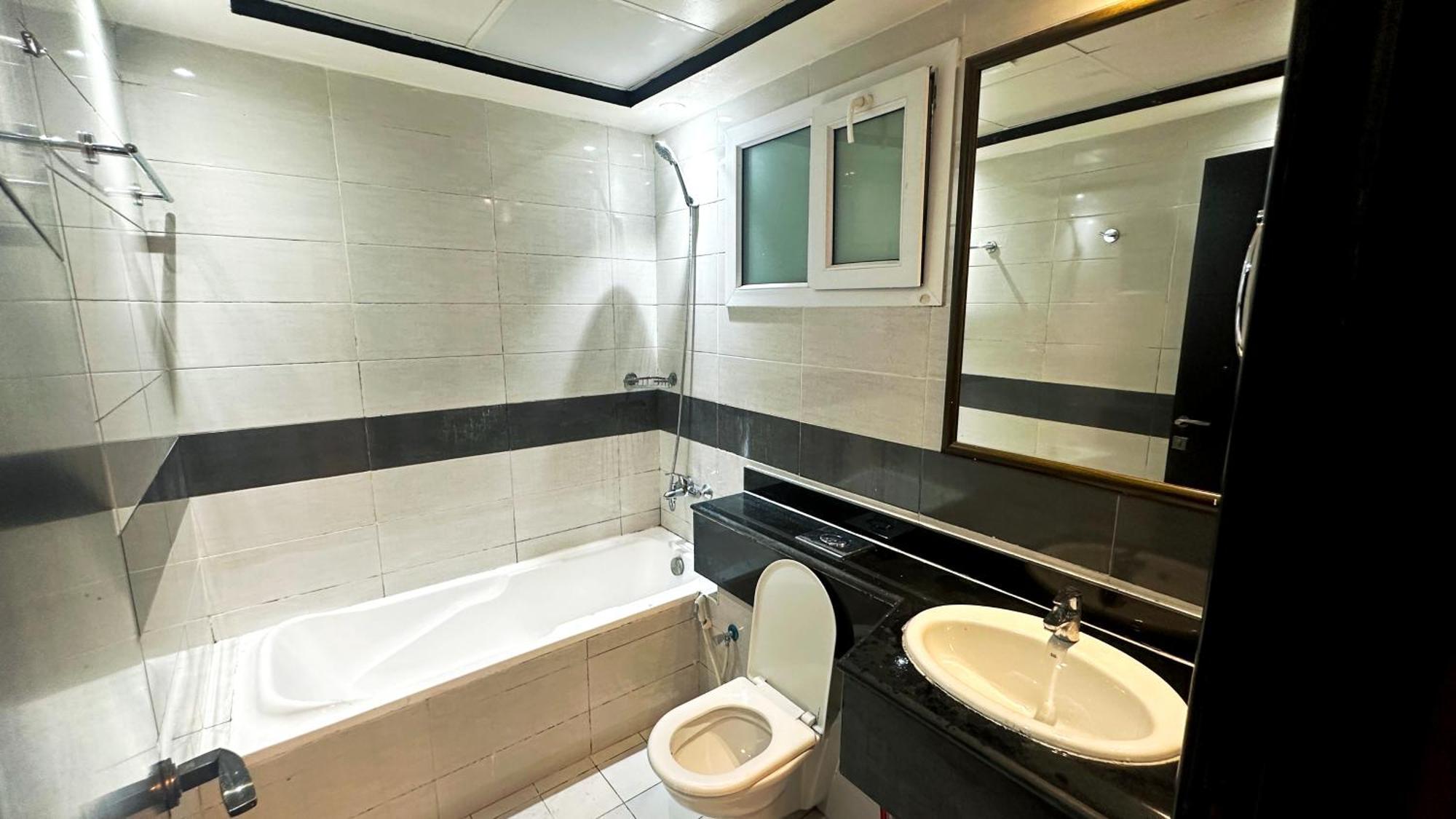 Blissful Partition In Bur Near Burjuman Metro * Дубай