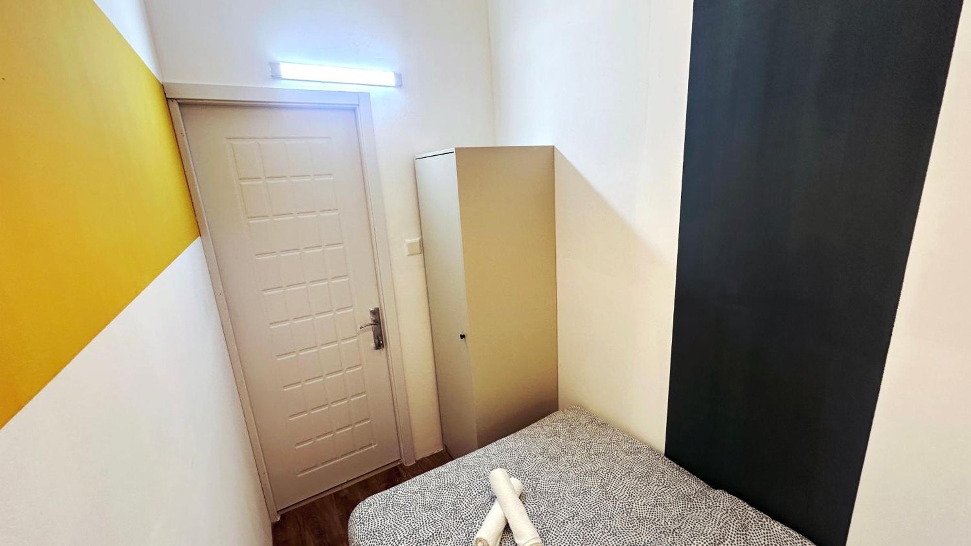 Blissful Partition In Bur Near Burjuman Metro Дубай