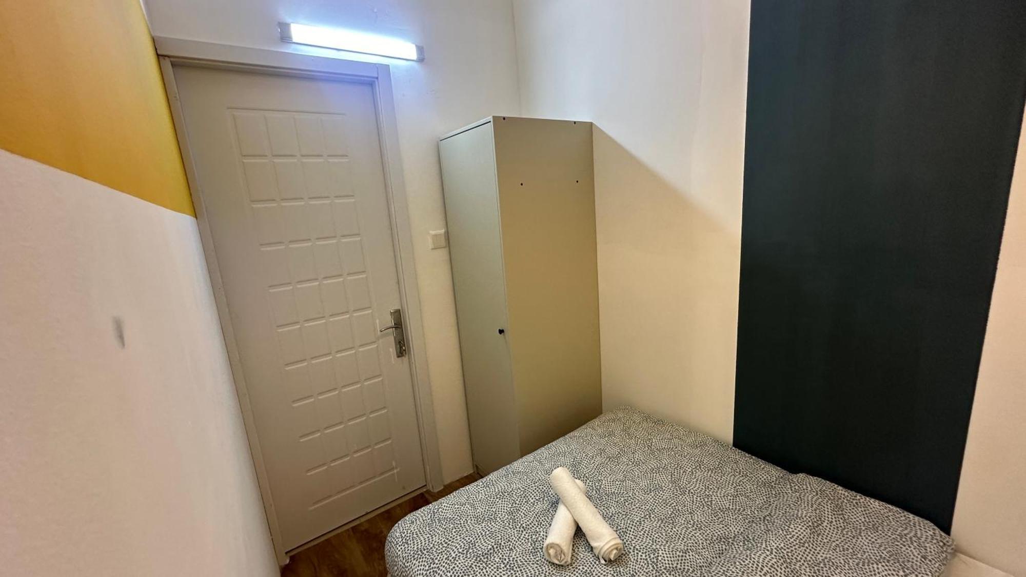Blissful Partition In Bur Near Burjuman Metro Дубай