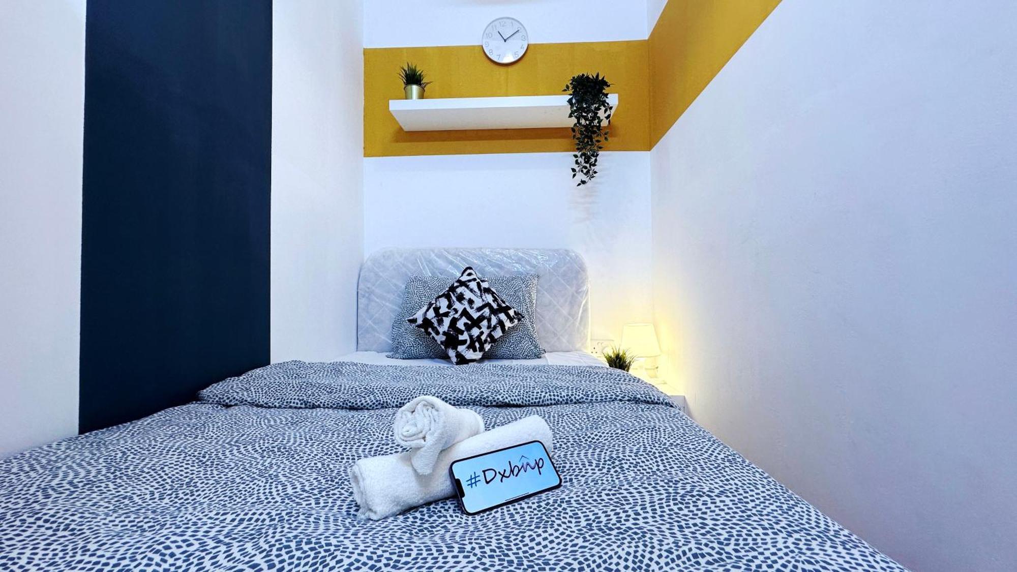 Blissful Partition In Bur Near Burjuman Metro Privatunterkunft