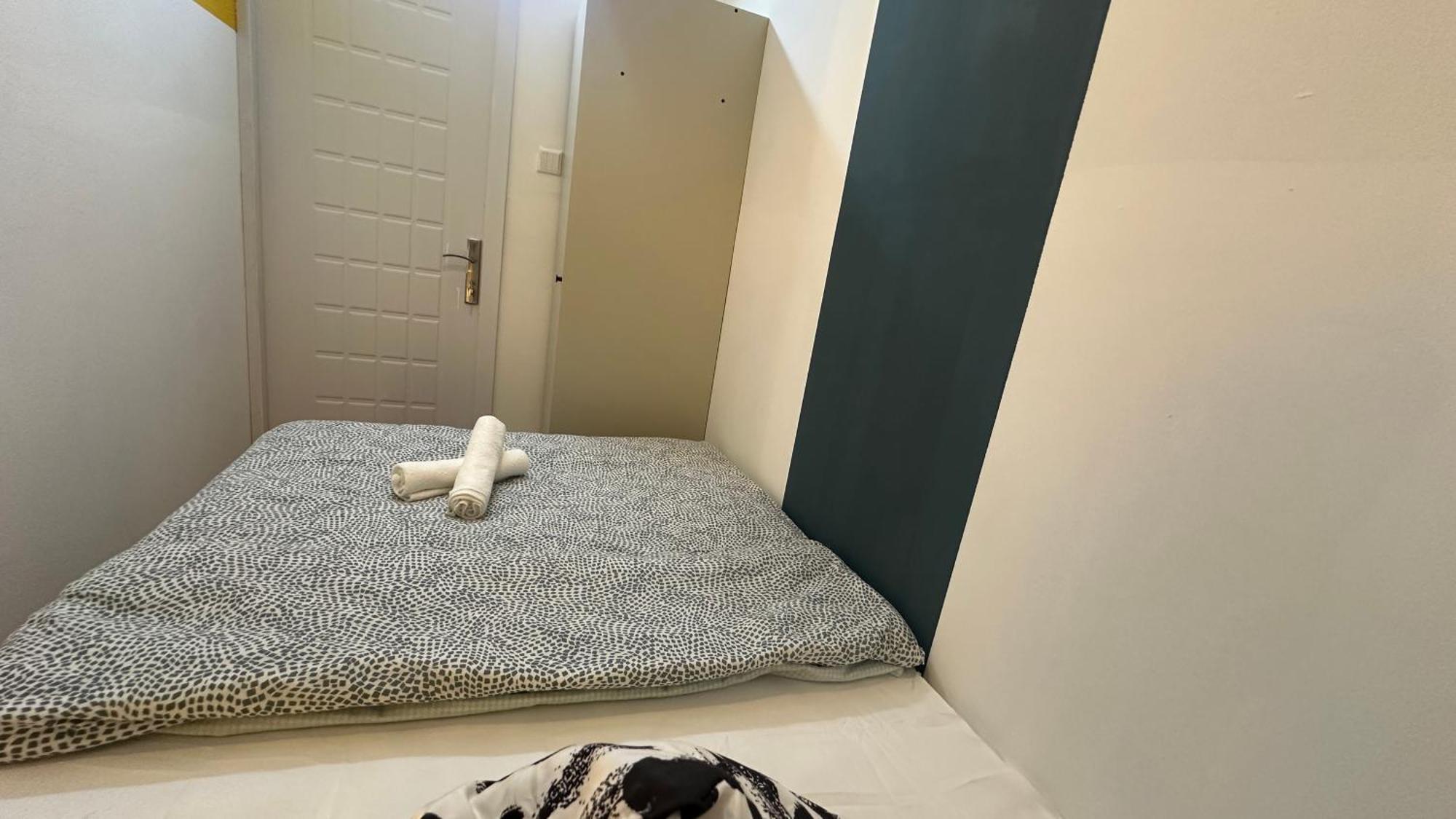 Blissful Partition In Bur Near Burjuman Metro Privatunterkunft