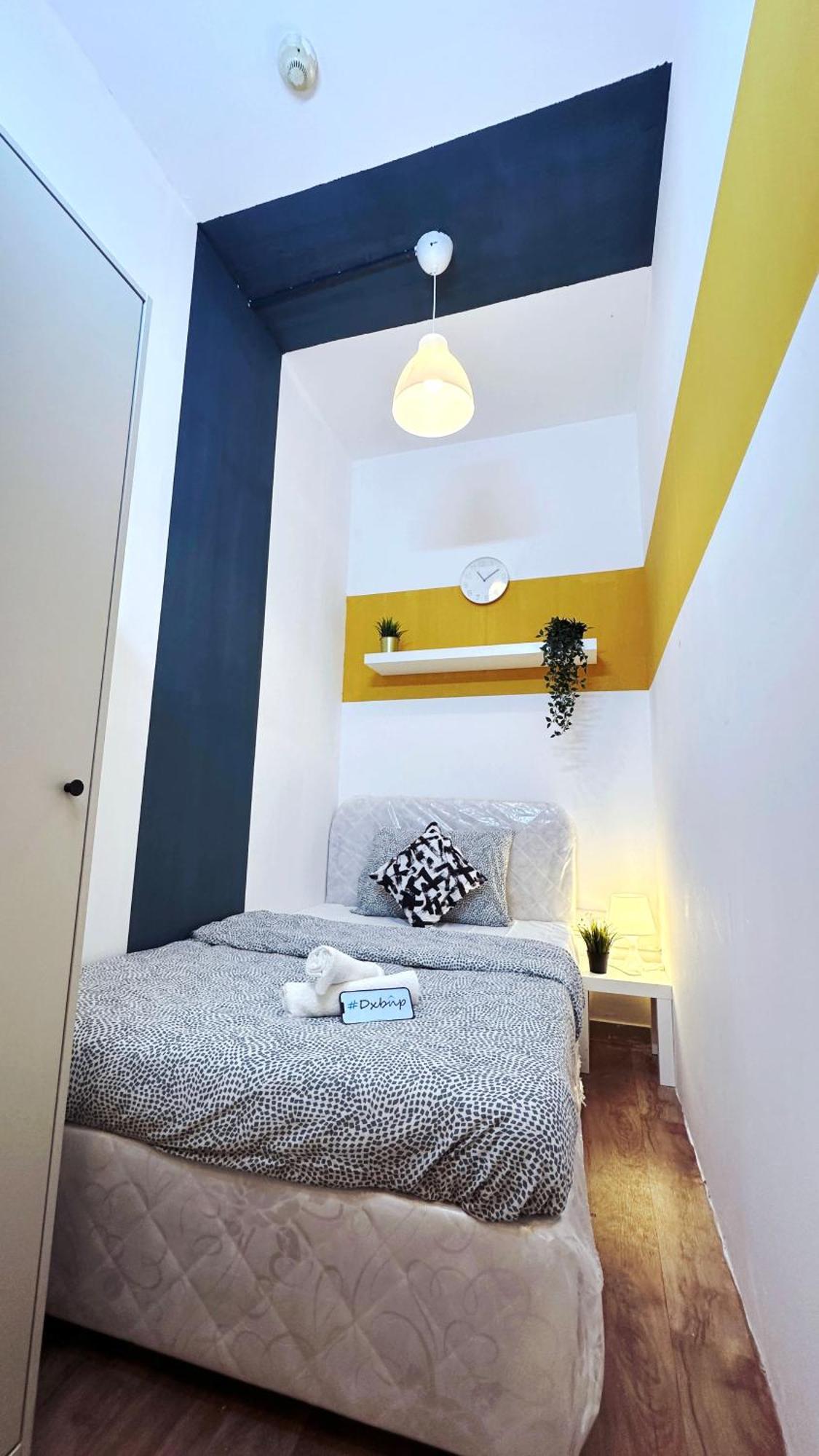 Blissful Partition In Bur Near Burjuman Metro Дубай
